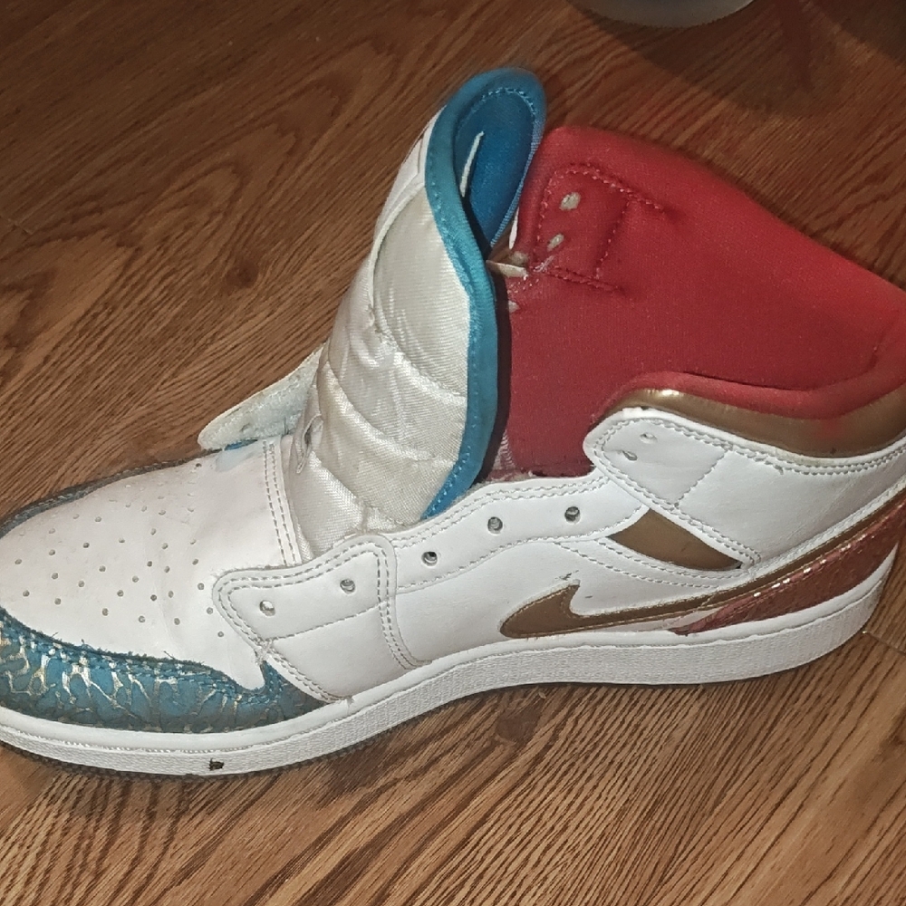 Jordan Kids Shoes in White, Gold, and Red - Picture 2 of 3